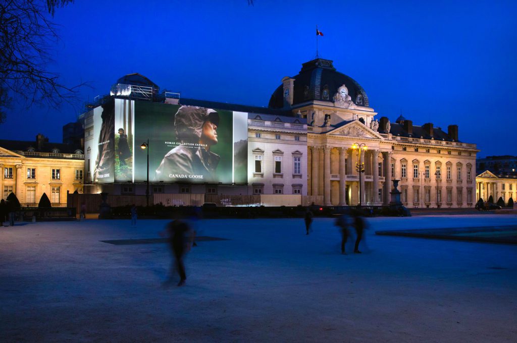 Spectacular banner for Canada Goose in France