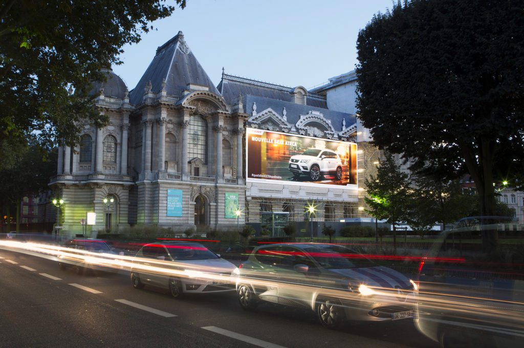 Toile publicitaire sur monument bailleur public, Palais des beaux arts