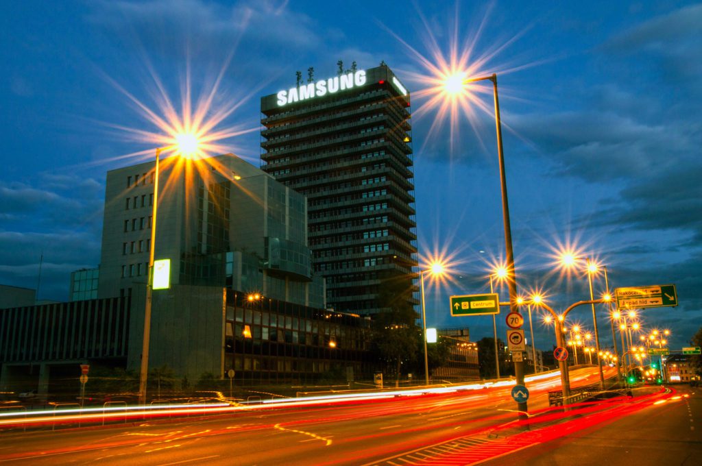 Illuminated advertising for Samsung in Hungary