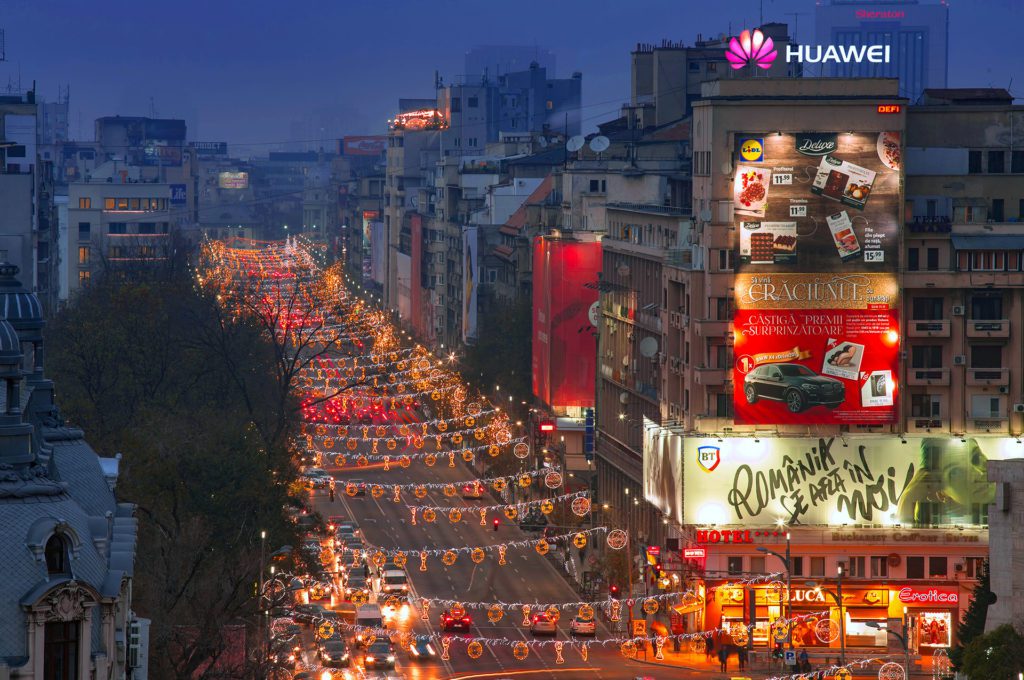 Illuminated advertising for Huawei in Hungary