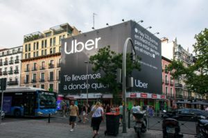 Bâche publicitaire pour Uber à Madrid en Espagne