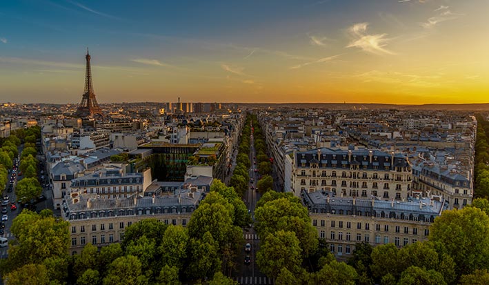 Vue aérienne de Paris, en France - filiales DEFI Group France