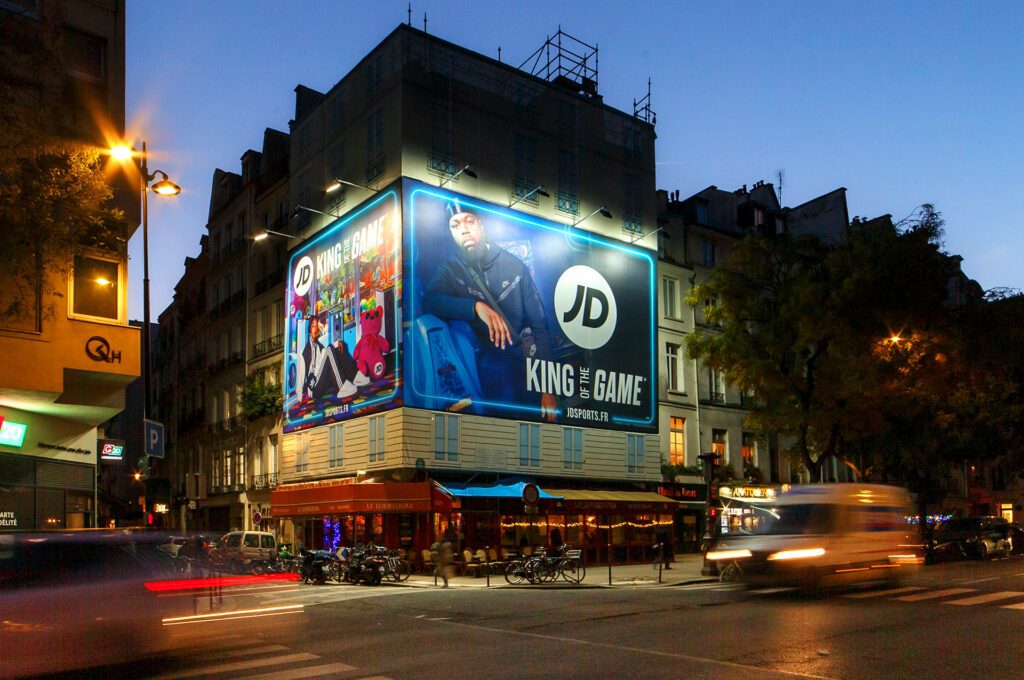 Bâche publicitaire XXL à Paris pour JD Sports