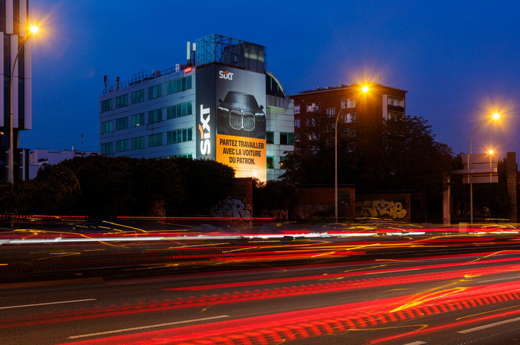 SIXT large-format campaign on the Paris Ring road